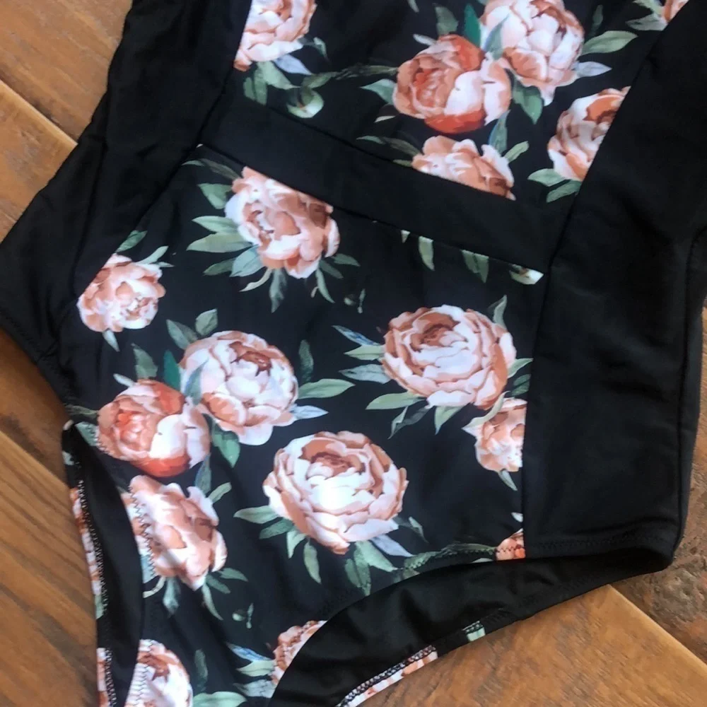 Cupshe Swimsuit - Size Large
